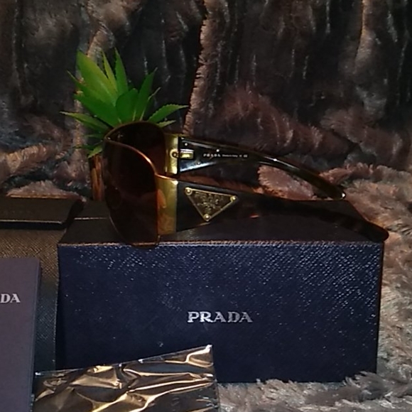 Bnwt and box Prada shield sunglasses - Picture 2 of 4
